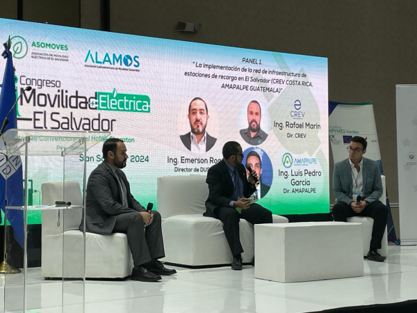 La Asociación de Movilidad Eléctrica de El Salvador (ASOMOVES) inaugura el primer Congreso de Movilidad Eléctrica en el país