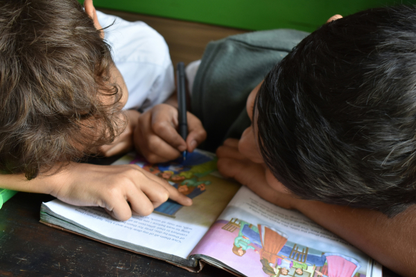 Apoyando los primeros pasos: leer y aprender desde temprano para un mejor futuro en Latinoamérica y El Caribe
