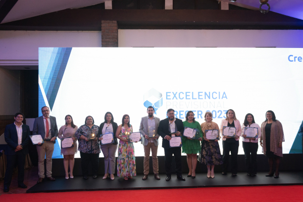 CRECER celebra 20 años reconociendo la cultura previsional de las empresas salvadoreñas