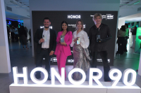 Style and technology merge with the launch of the HONOR 90 at Fashion Week 2023