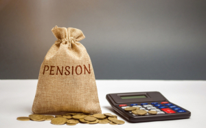 Pension Law makes it easier for salvadorans to retire with financial backing