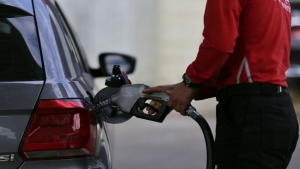 Precios del combustible aumentarán hasta US$0.06 en El Salvador