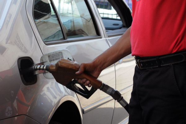 Salvadorans to pay US$4.15 per gallon for regular gasoline