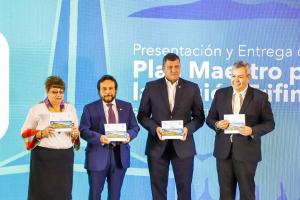 BCIE entrega del Plan Maestro, con el que se prevé mejorar la economía de la Región Trifinio, a autoridades de El Salvador, Guatemala y Honduras