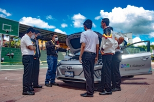 AES gives lecture on electromobility to students