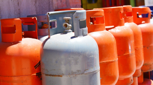 In june salvadorans will pay US$0.20 less for their 25 lb. gas cylinder