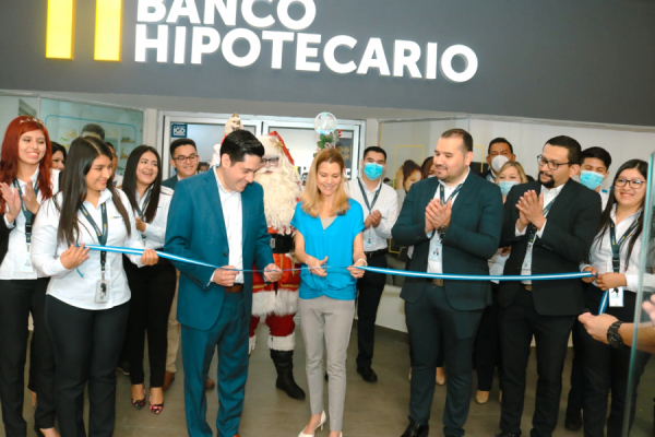 New branch of Banco Hipotecario in Metrocentro, San Salvador