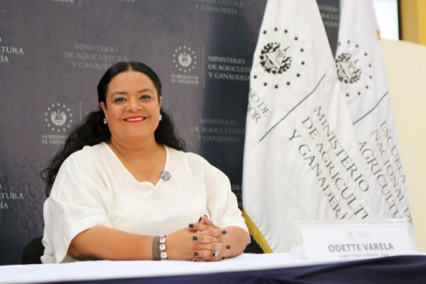 IICA reconoce a salvadoreña como líder rural de las Américas