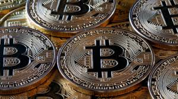 Bitcoin llega a los US$64,000 y El Salvador tendría una ganancia de 40%