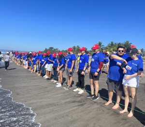 Bimbo de El Salvador celebró la liberación de 200 tortugas en playa de La Libertad