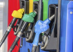 Se disparan nuevamente los combustibles en El Salvador, aumentando el diésel hasta US$0.43