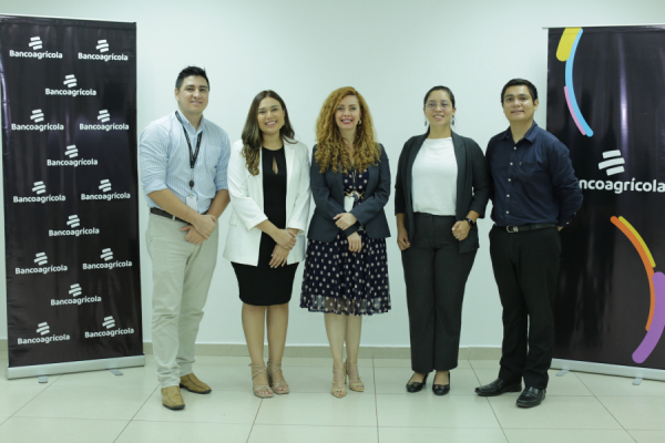 Bancoagrícola strengthens the talent of young salvadorans with the first Teller School