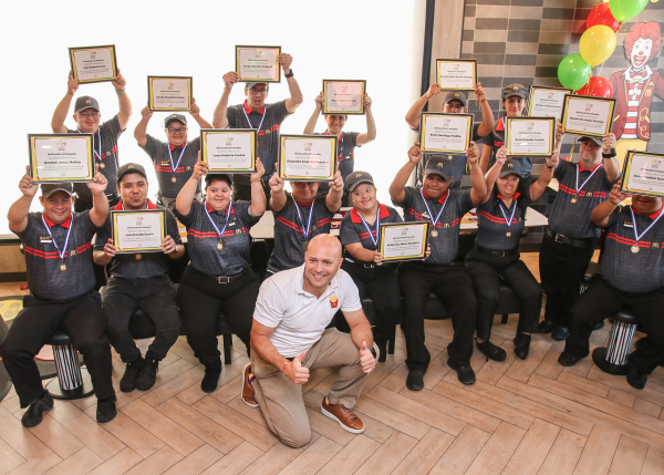 McDonald’s celebró el Día del Síndrome de Down a su equipo de colaboradores con habilidades distintas