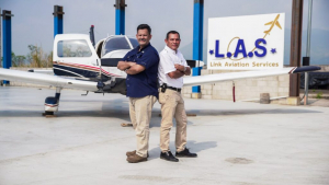 Empresa de aviación amplia servicios en El Salvador