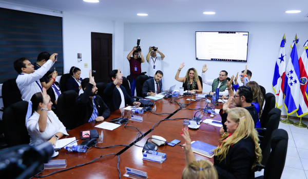 Diputados a favor de ratificar exoneración de visas por turismo entre El Salvador y Bolivia
