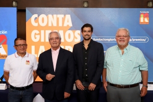 Fundación Gloria de Kriete opens awards season Ayudando a quienes yudan 2021