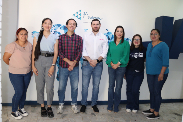 DIGICEL desarrolla charla de ciberseguridad en alianza estratégica con “empresarios juveniles el Salvador”