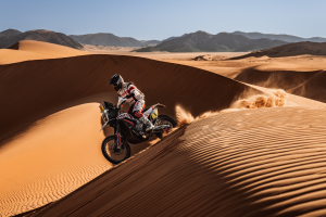 El equipo rally de Hero Motosports concluye su Dakar histórico con clase a lo grande