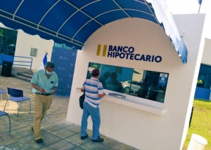 Banco Hipotecario and CNR set up corporate cash registers for the benefit of the salvadoran population