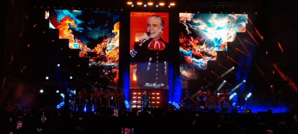 “El Potrillo” vuelve hacer un éxito en concierto en El Salvador