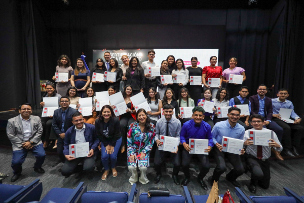220 jóvenes reciben la certificación para la empleabilidad Workeys del Programa Oportunidades